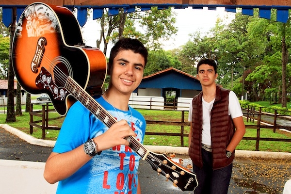 Guilherme e Rafael são irmãos e a carreira da dupla começou há três anos